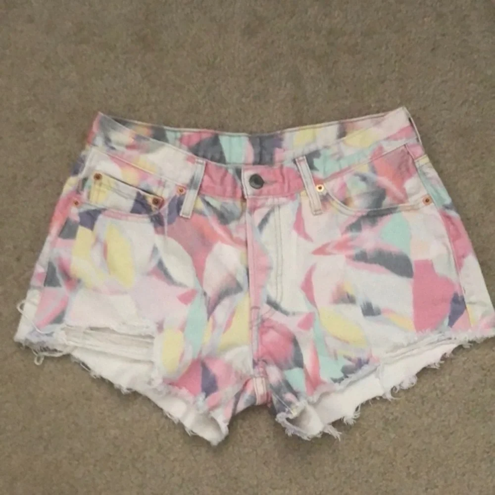 Levi's 501 Rare Button Fly Distressed Cut-Off Raw Hem Grunge Tie Dye Shorts - Picture 10 of 16